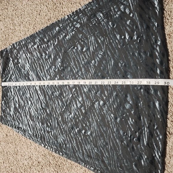 *Final Sale* Forever 21 Aline Skirt - Picture 4 of 4